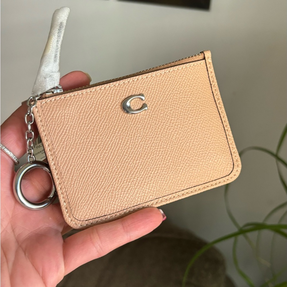 Authentic COACH 1941 scratch resistant crossgrain leather zip card ID w keychain